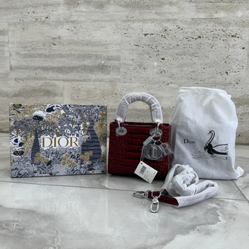 Christian dior  Lady Dior Bag ( CHERRY)