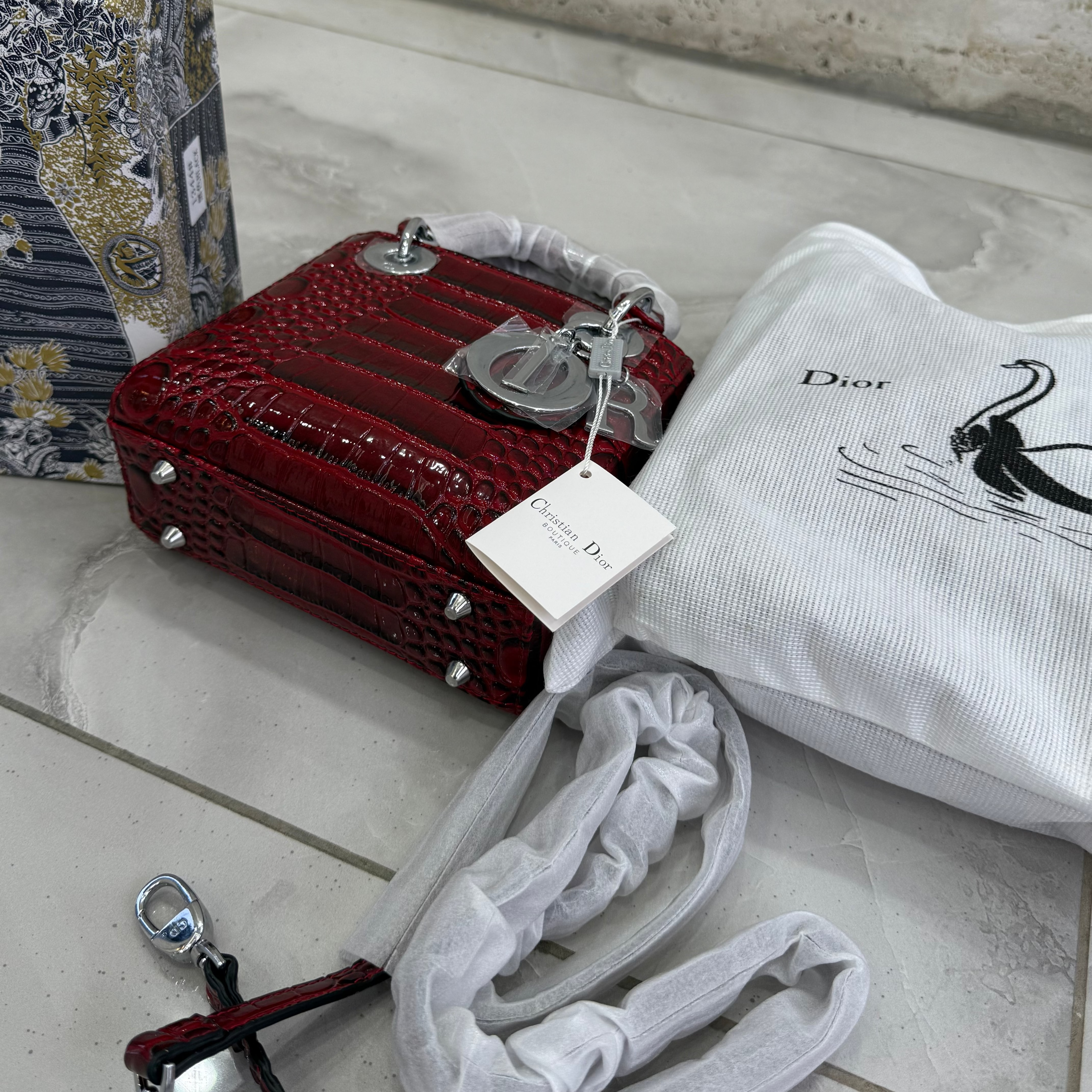 Christian dior  Lady Dior Bag ( CHERRY)
