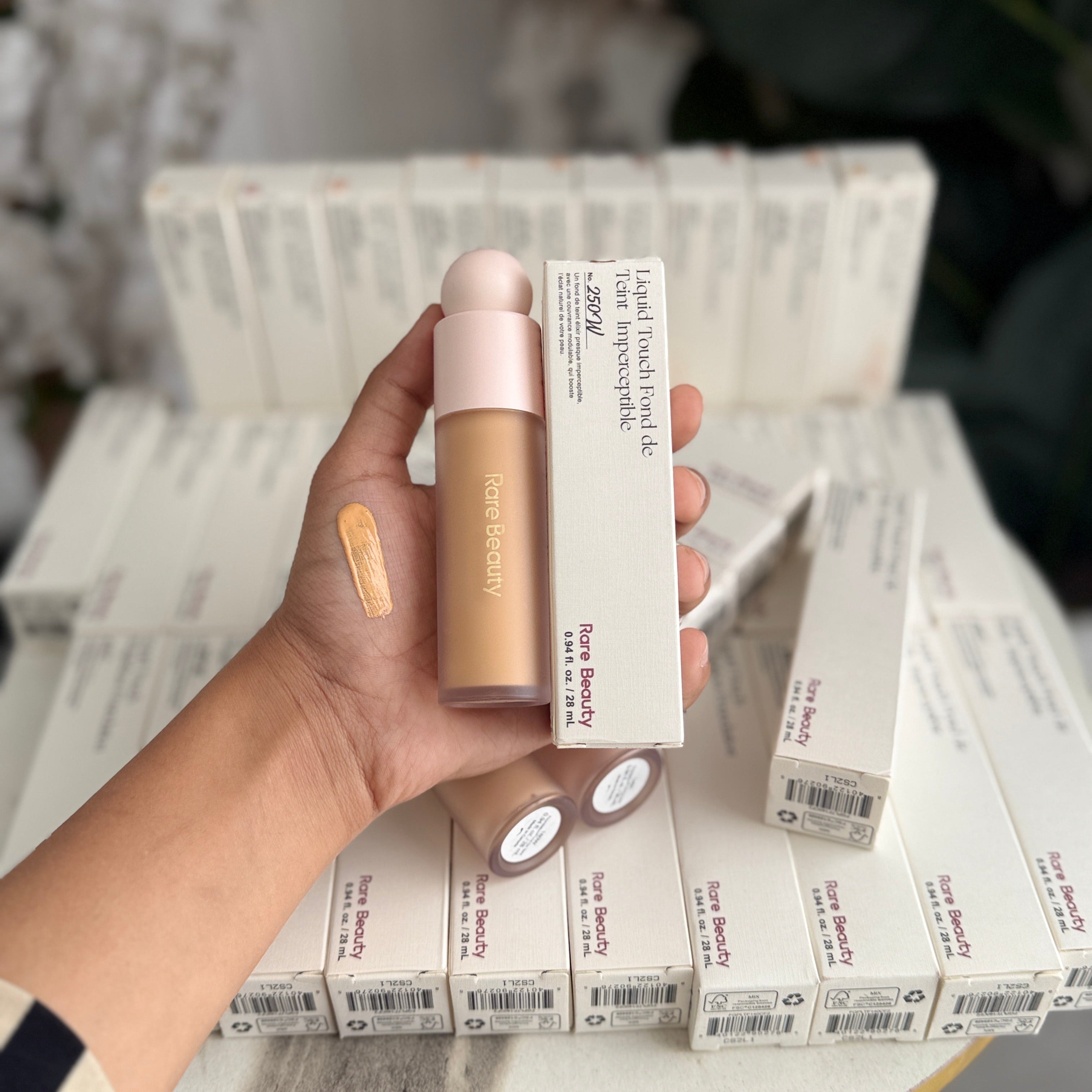 RARE BEAUTY - LIQUID TOUCH WEIGHTLESS FOUNDATION