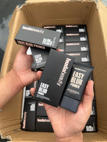 HUDA BEAUTY Easy Blur Silicone-Free Smoothing & Pore-Minimizing Primer