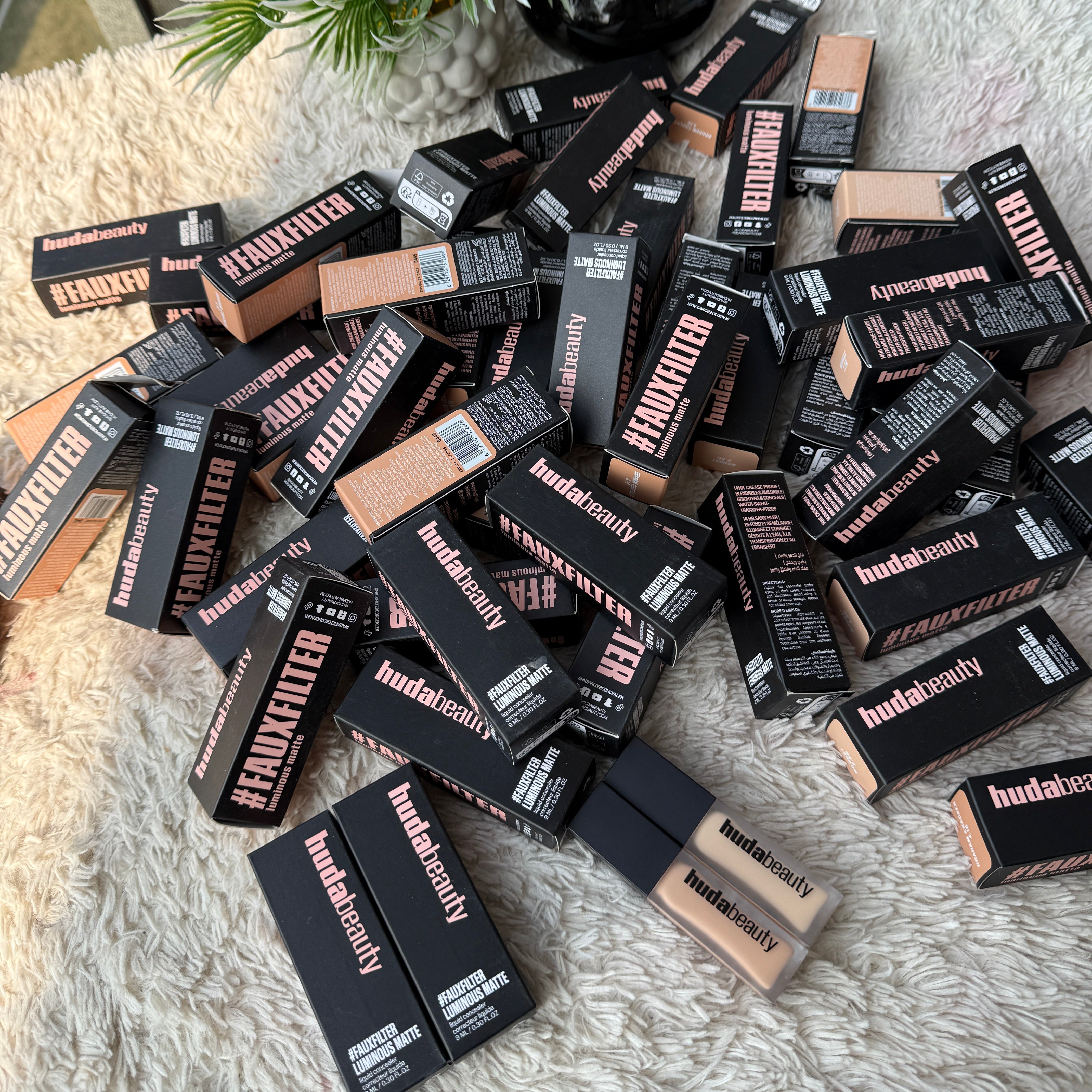 Huda Beauty #FAUXFILTER LUMINOUS MATTE CONCEALER