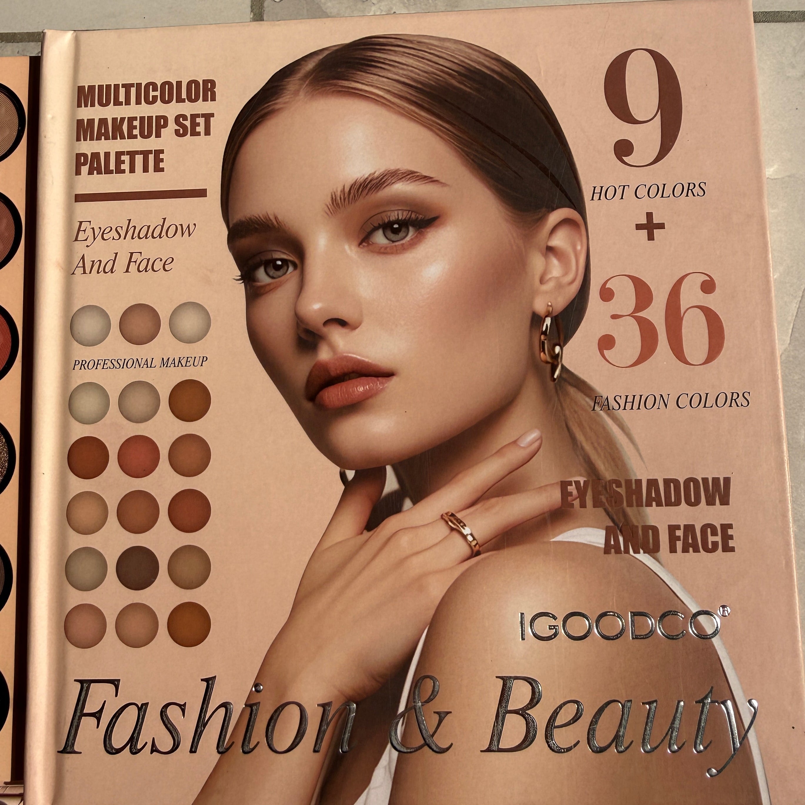 IGOODCO FASHION & BEAUTY EYE SHADOW AND FACE PALLET