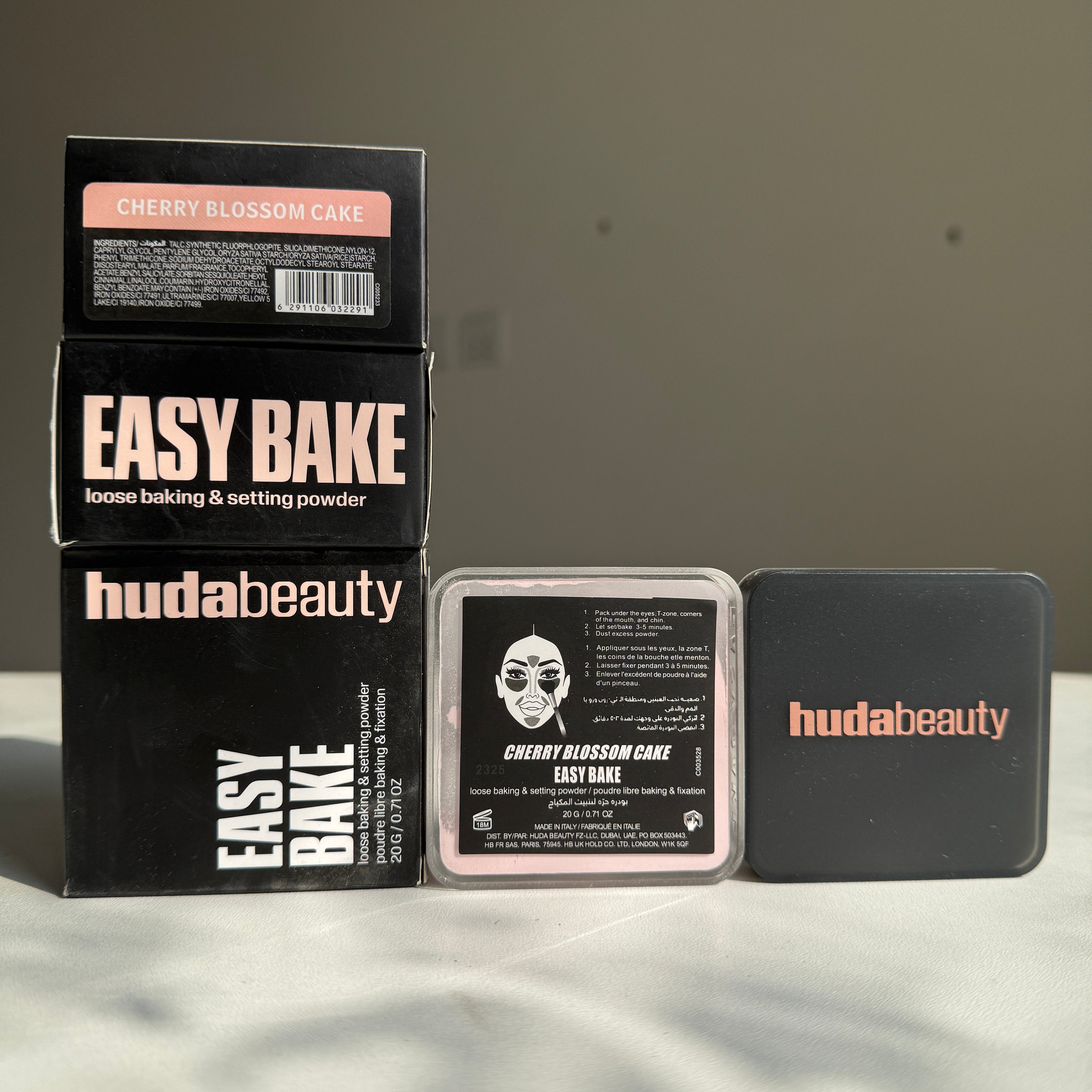 Huda Beauty - Easy Bake Loose Baking & Setting Powder - CHERRY BLOSSOM
