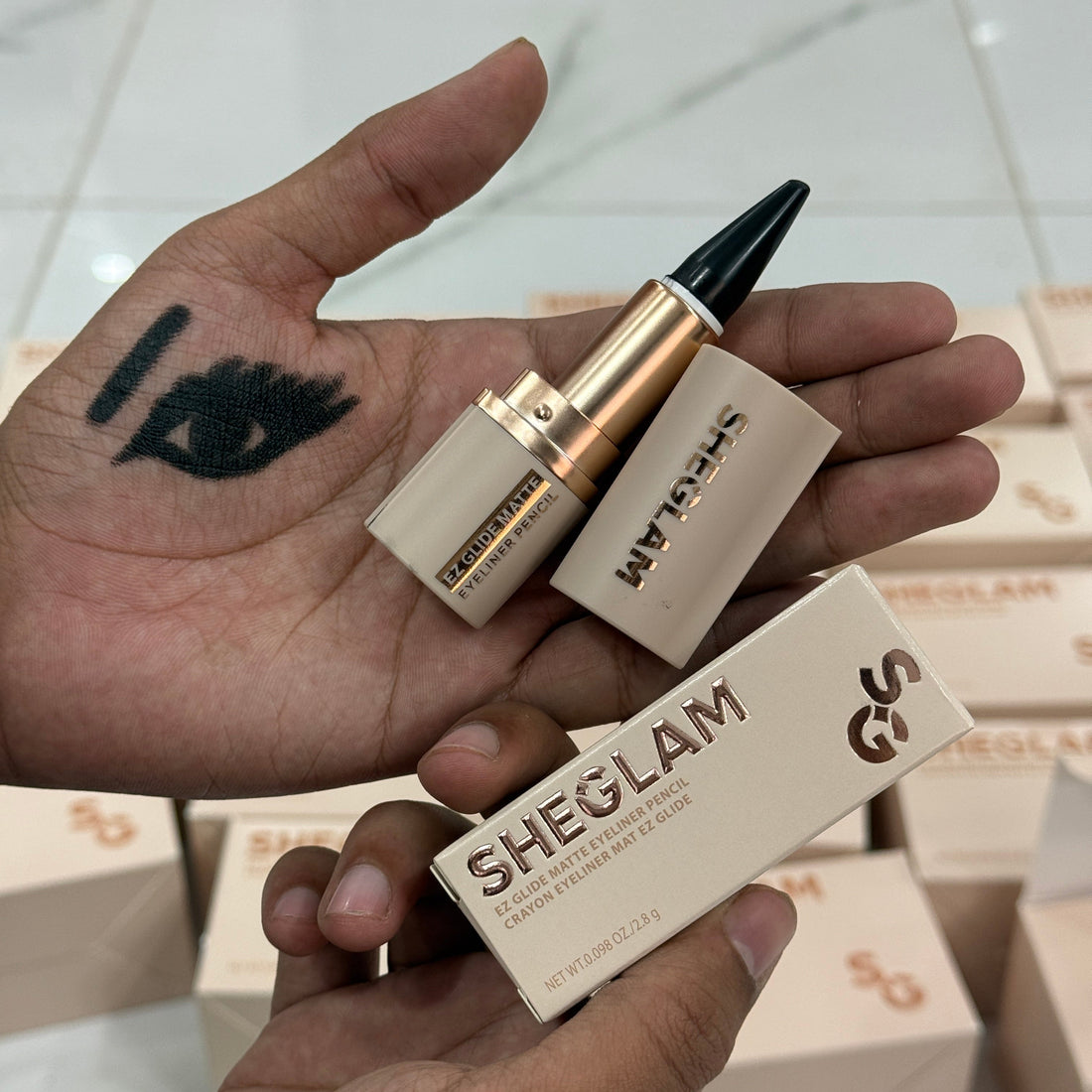 SHEGLAM EZ Glide Matte Eyeliner Pencil Highly Pigmented Black Smoky Eyes