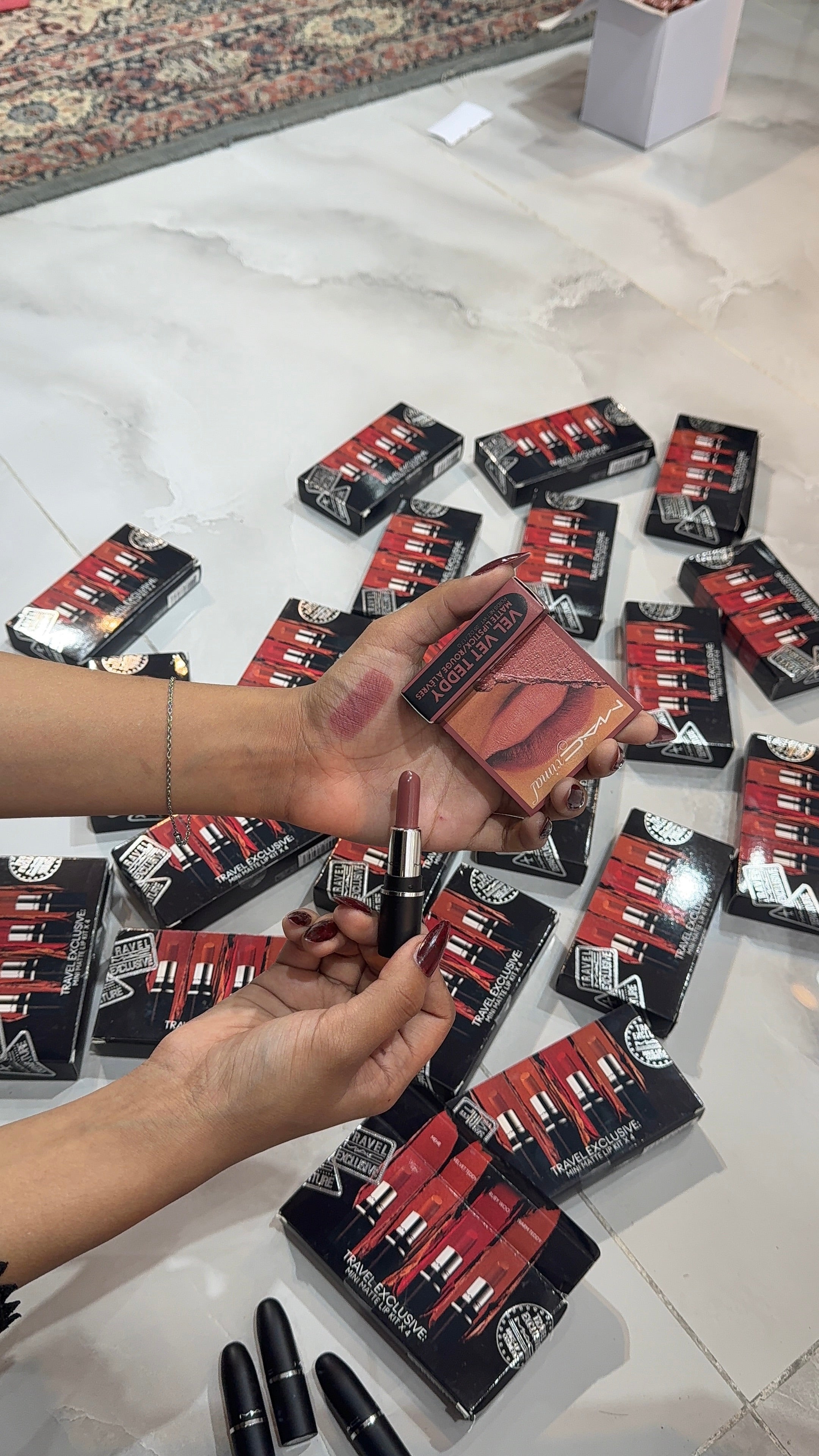 MAC  velvet teddy matte lipstick/Rouge À LÈVRES