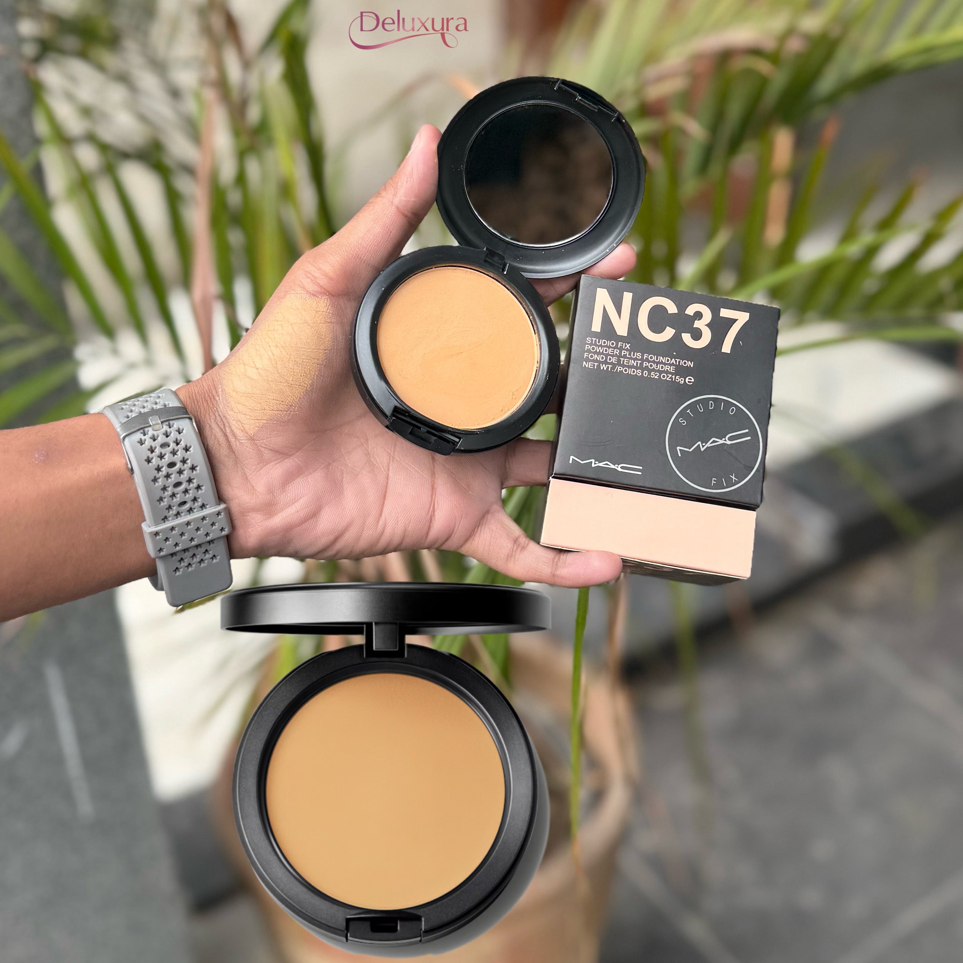 Mac Studio fix powder plus foundation (new pakaging of MAC )